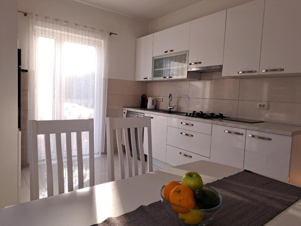 Apartment Nina Novi Vinodolski Exteriör bild
