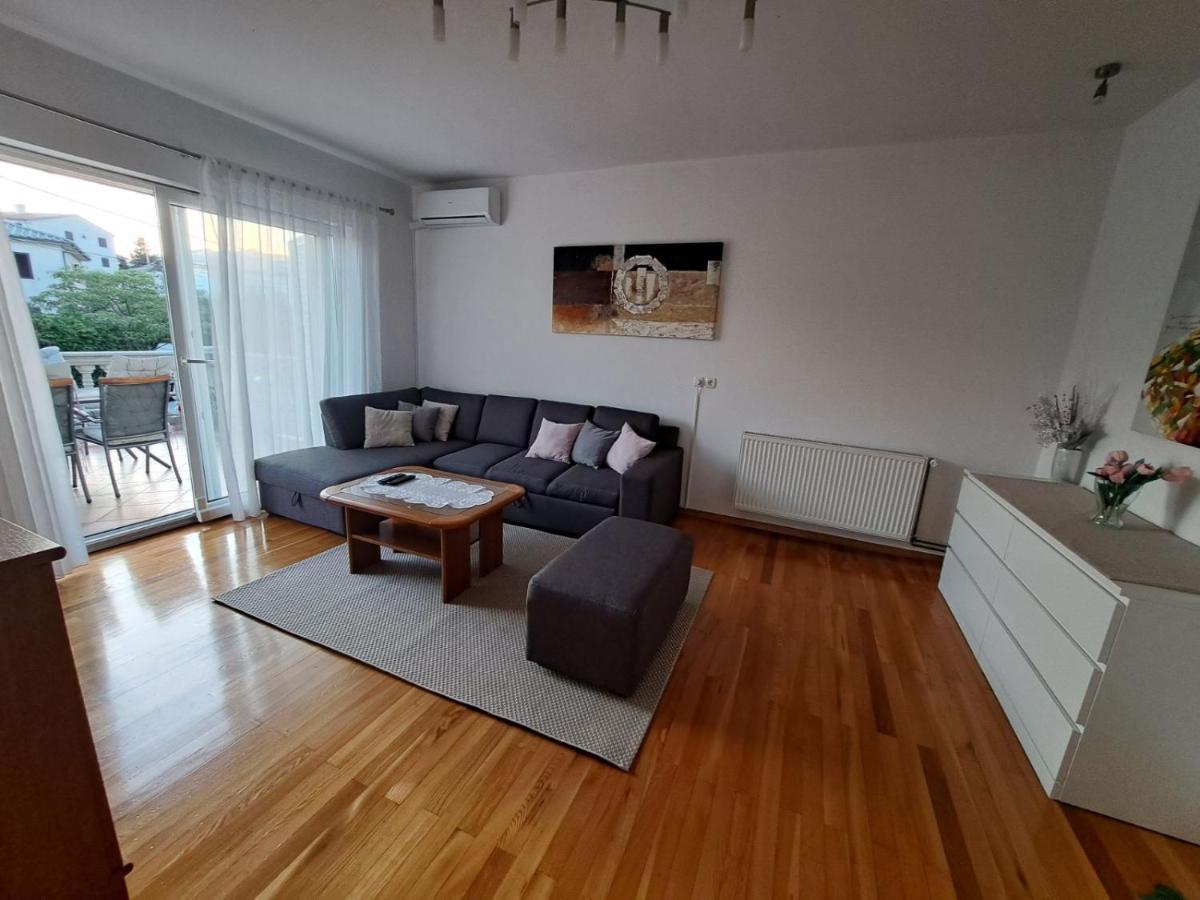Apartment Nina Novi Vinodolski Exteriör bild